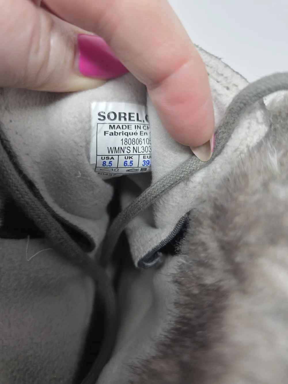 Sorel Whitney Short Waterproof Suede Faux Fur Winter Boots Womens Size 8.5 Grey